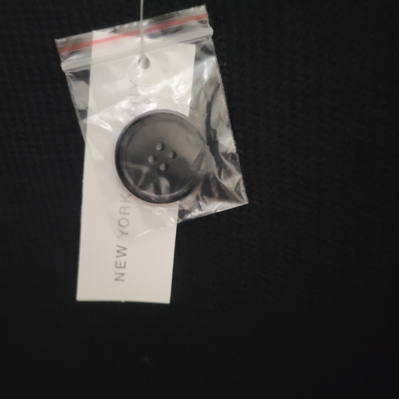 Black Button-Back Cable Sweater Dress - Picture 7 of 13